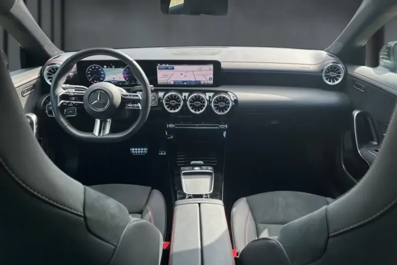 Mercedes-Benz CLA 220 din 2024 cu 27.568 km - oferta MER120015 - foto 15