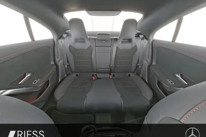 Mercedes-Benz CLA 220 din 2024 cu 27.252 km - oferta MER120016 - foto 7