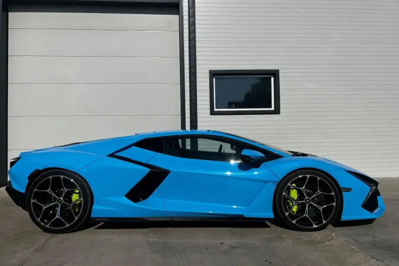 Lamborghini Revuelto din 2024 cu 3.100 km - oferta LAM120024 - foto 4