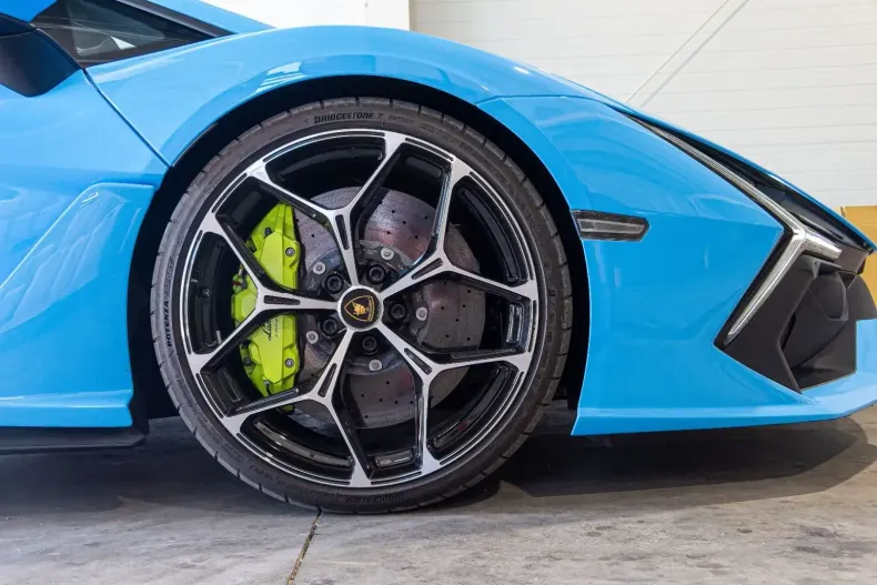 Lamborghini Revuelto din 2024 cu 3.100 km - oferta LAM120024 - foto 8