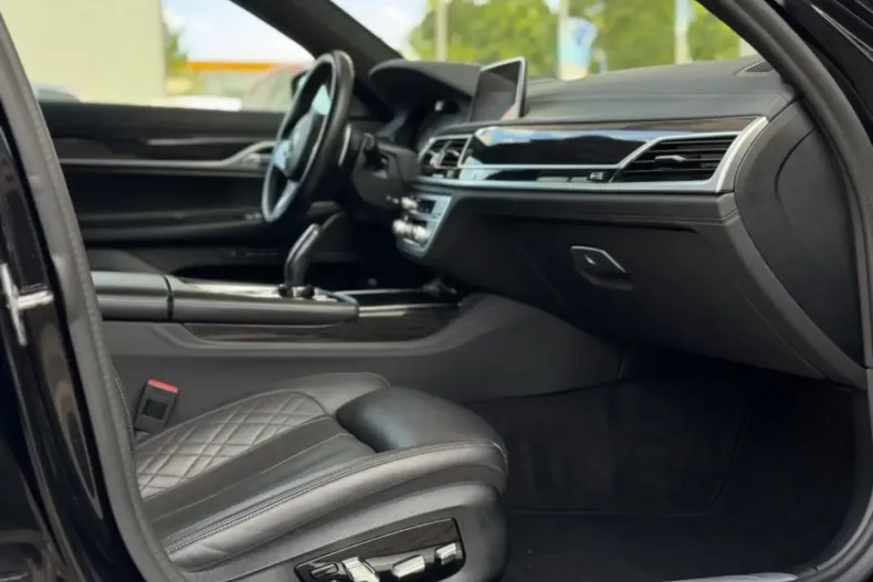 BMW 750 din 2020 cu 79.908 km - oferta BMW120044 - foto 10