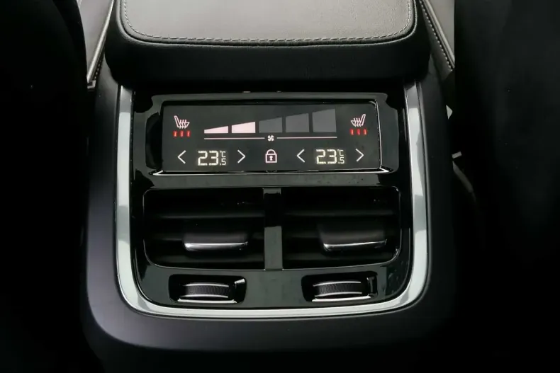 Volvo XC90 din 2022 cu 57.093 km - oferta VOL120067 - foto 12