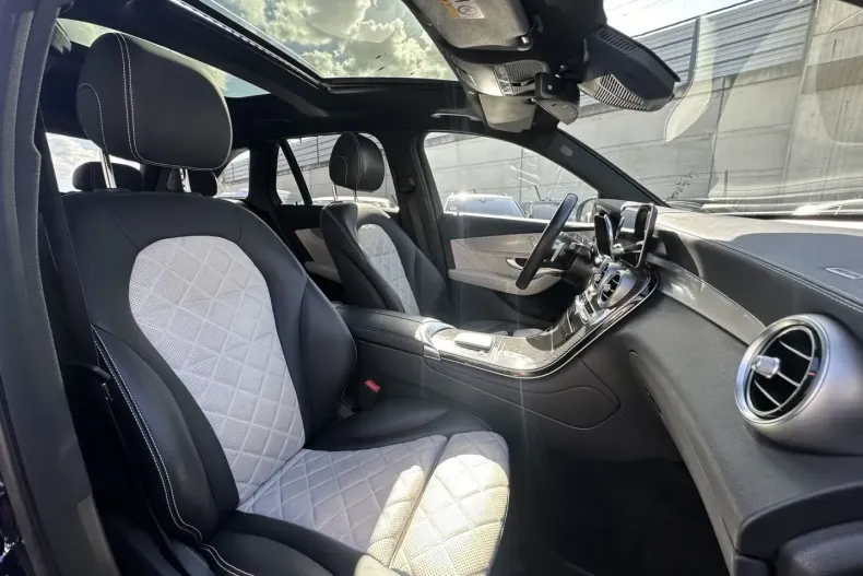 Mercedes-Benz GLC 300 din 2021 cu 67.980 km - oferta MER120076 - foto 17