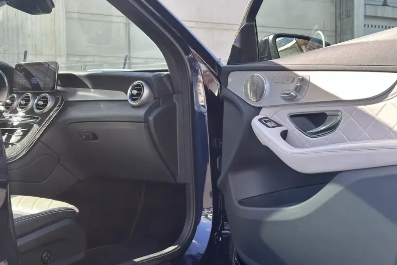 Mercedes-Benz GLC 300 din 2021 cu 67.980 km - oferta MER120076 - foto 18