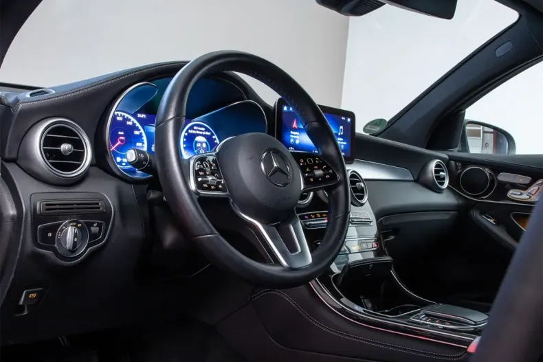 Mercedes-Benz GLC 300 din 2020 cu 69.980 km - oferta MER120079 - foto 11