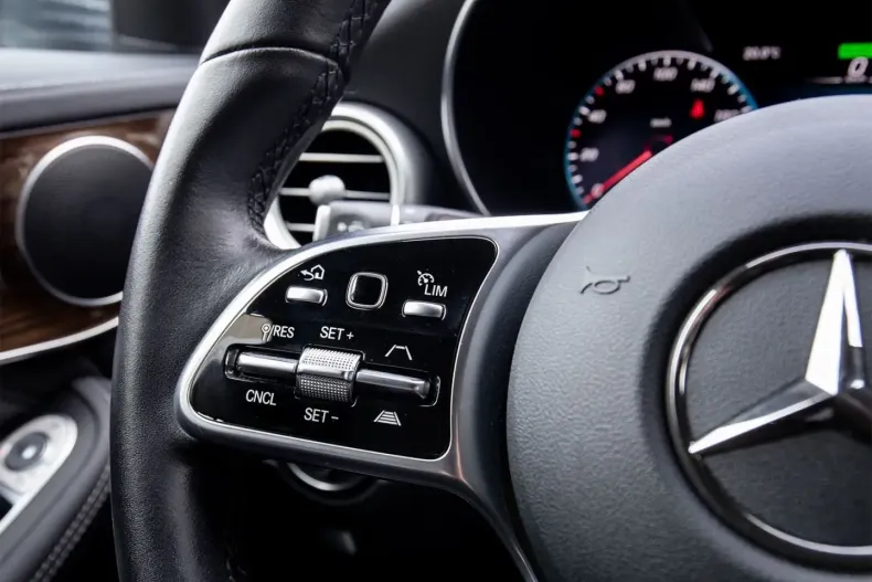 Mercedes-Benz GLC 300 din 2020 cu 69.980 km - oferta MER120079 - foto 16