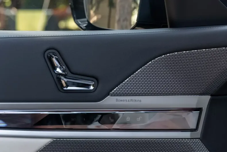 BMW 740 din 2025 cu 9.400 km - oferta BMW120080 - foto 4