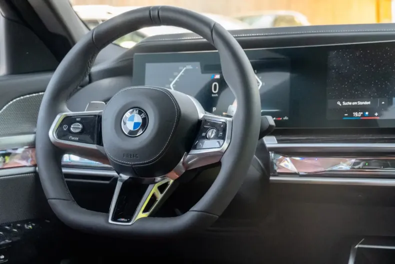 BMW 740 din 2025 cu 9.900 km - oferta BMW120085 - foto 13