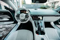 Aston Martin DB12 din 2024 cu 6.300 km - oferta AST120092 - foto 2