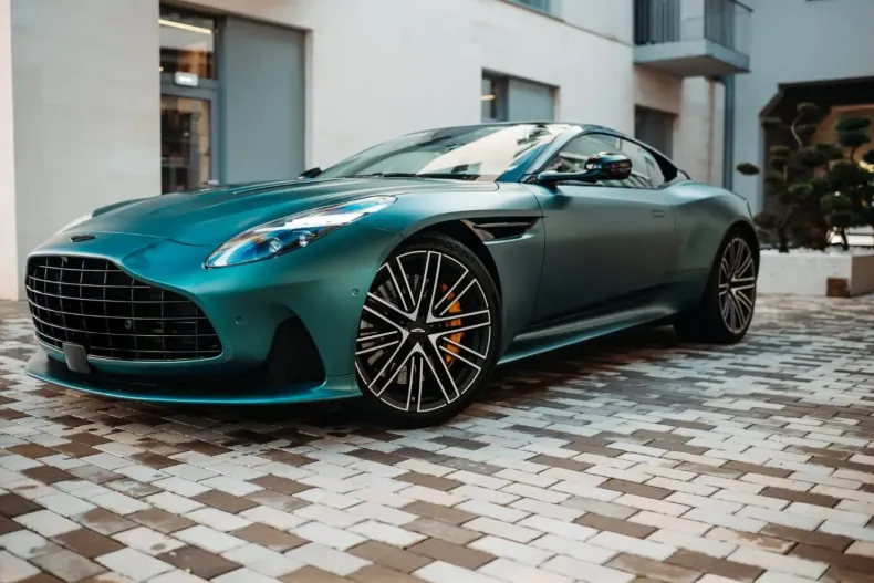 Aston Martin DB12 din 2024 cu 6.300 km - oferta AST120092 - foto 7