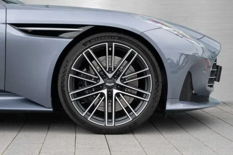 Aston Martin DB12 din 2024 cu 21.600 km - oferta AST120094 - foto 4