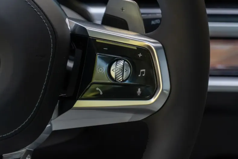 BMW 740 din 2025 cu 9.900 km - oferta BMW120095 - foto 3