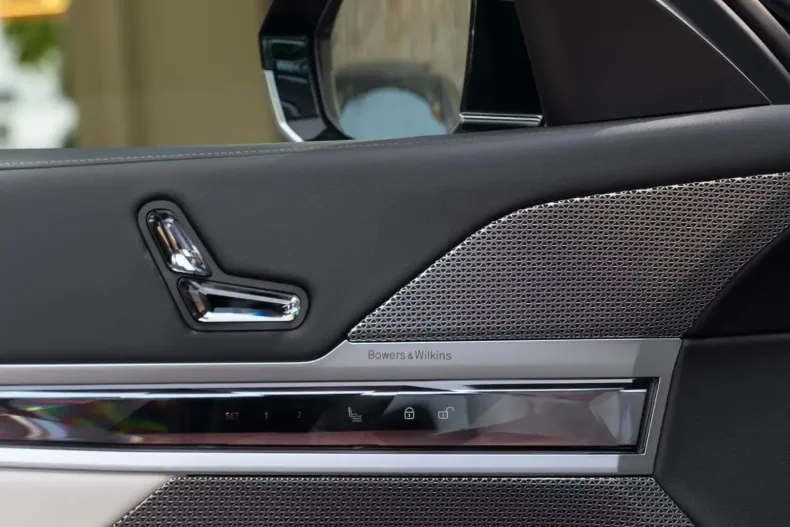 BMW 740 din 2025 cu 9.900 km - oferta BMW120095 - foto 7