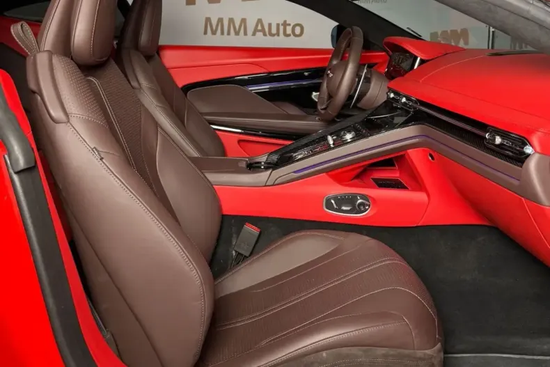 Aston Martin DB12 din 2024 cu 13.000 km - oferta AST120096 - foto 2