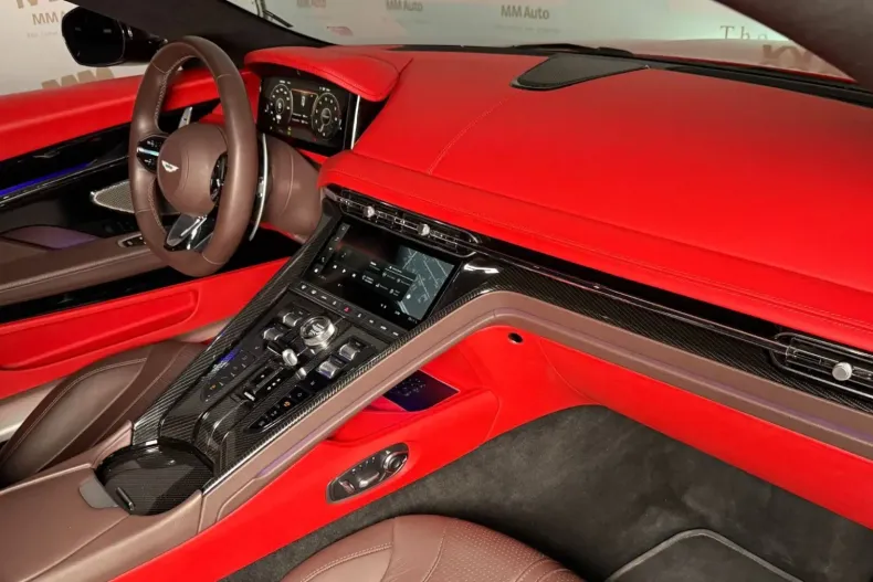 Aston Martin DB12 din 2024 cu 13.000 km - oferta AST120096 - foto 11