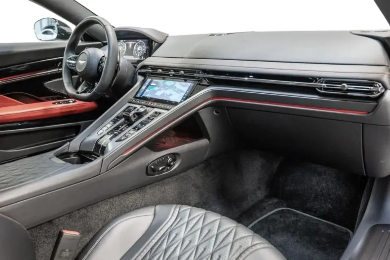 Aston Martin DB12 din 2024 cu 24.000 km - oferta AST120097 - foto 2