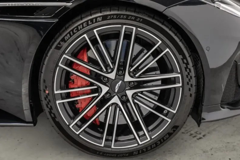 Aston Martin DB12 din 2024 cu 24.000 km - oferta AST120097 - foto 6