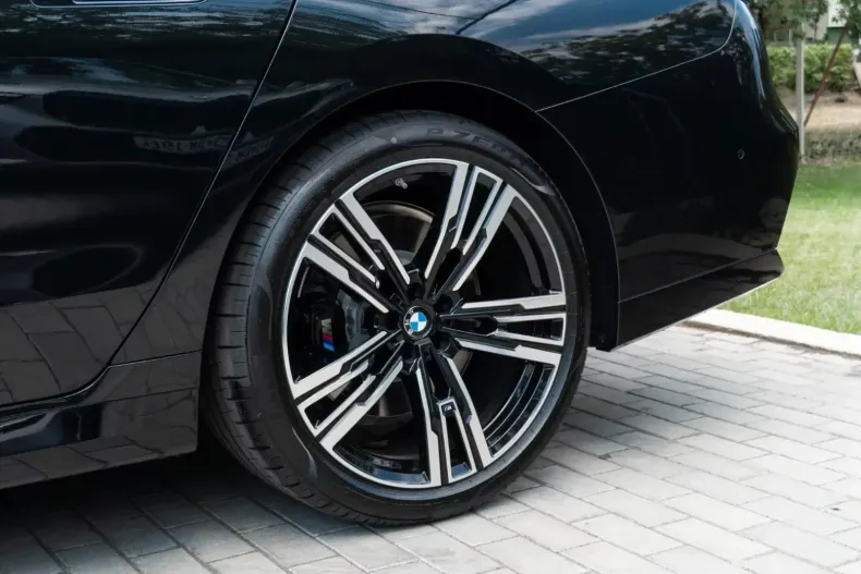 BMW 740 din 2025 cu 8.900 km - oferta BMW120101 - foto 2