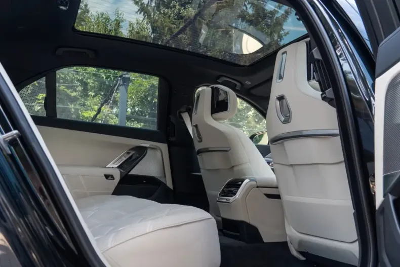 BMW 740 din 2025 cu 8.900 km - oferta BMW120101 - foto 8