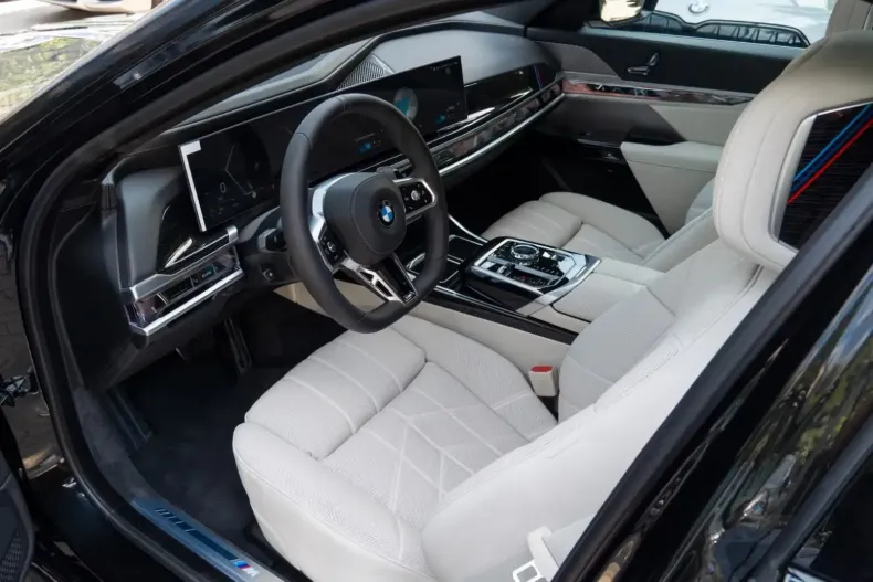 BMW 740 din 2025 cu 8.900 km - oferta BMW120101 - foto 12