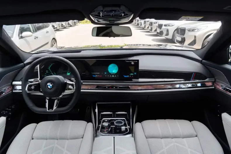 BMW 740 din 2025 cu 8.900 km - oferta BMW120101 - foto 13