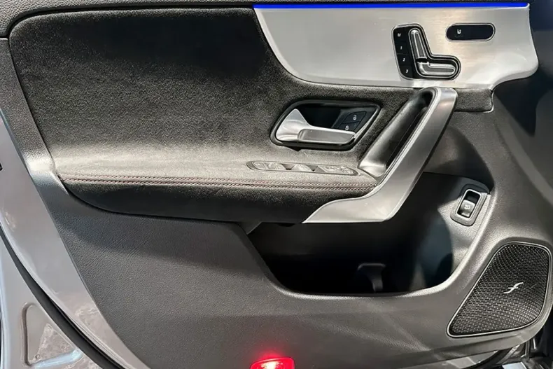 Mercedes-Benz CLA 45 AMG Shooting Brake din 2023 cu 19.700 km - oferta MER120114 - foto 11