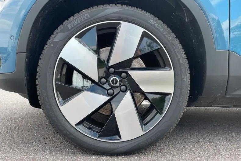 Volvo C40 din 2024 cu 9.500 km - oferta VOL120121 - foto 2