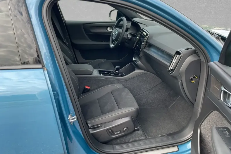 Volvo C40 din 2024 cu 9.500 km - oferta VOL120121 - foto 4