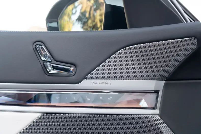 BMW 740 din 2025 cu 9.900 km - oferta BMW120129 - foto 4