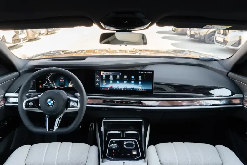 BMW 740 din 2025 cu 9.900 km - oferta BMW120129 - foto 8