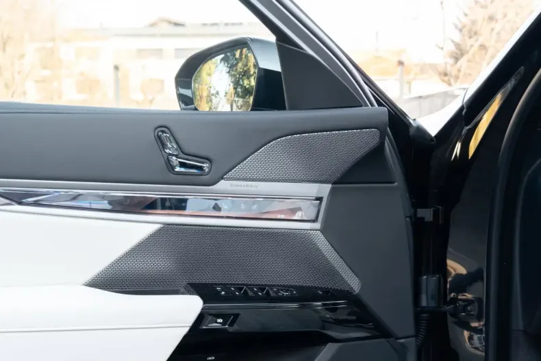 BMW 740 din 2025 cu 9.900 km - oferta BMW120129 - foto 9