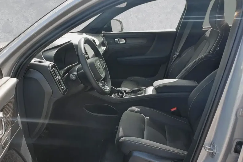 Volvo C40 din 2024 cu 7.500 km - oferta VOL120131 - foto 3