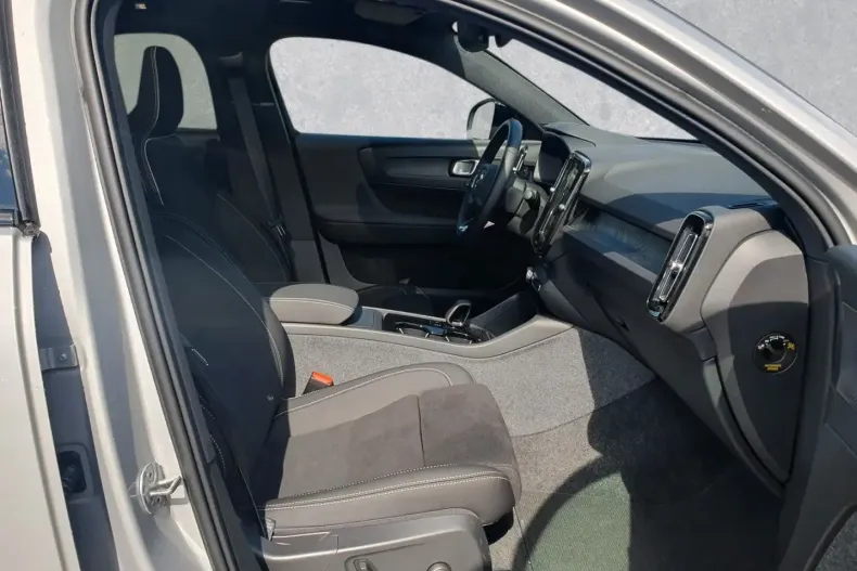 Volvo C40 din 2024 cu 7.500 km - oferta VOL120131 - foto 4