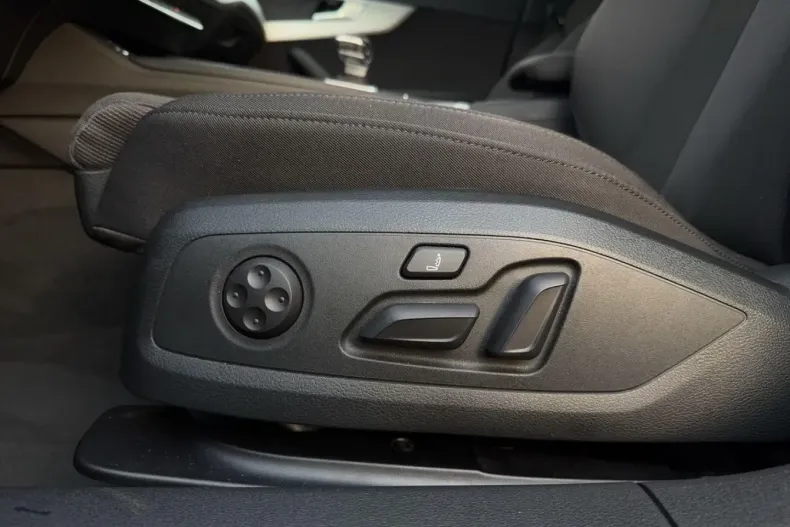 Audi A4 din 2023 cu 12.000 km - oferta AUD120142 - foto 18