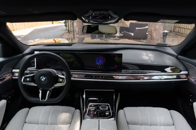 BMW 740 din 2025 cu 9.200 km - oferta BMW120146 - foto 9