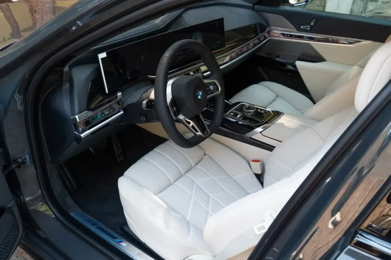 BMW 740 din 2025 cu 9.200 km - oferta BMW120146 - foto 13