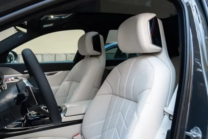 BMW 740 din 2025 cu 9.200 km - oferta BMW120146 - foto 15