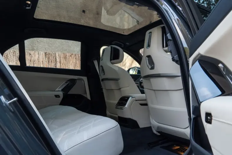 BMW 740 din 2025 cu 9.200 km - oferta BMW120146 - foto 17