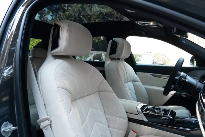 BMW 740 din 2025 cu 9.200 km - oferta BMW120146 - foto 18