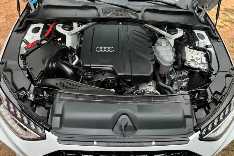 Audi A4 din 2022 cu 61.600 km - oferta AUD120170 - foto 17