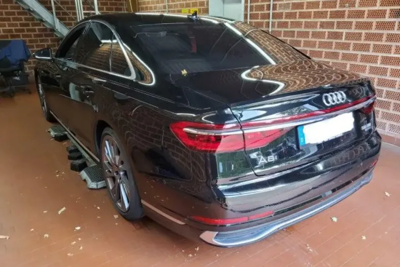 Audi A8 din 2022 cu 67.283 km - oferta AUD120175 - foto 3