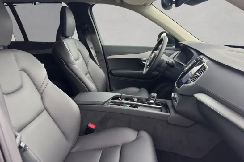 Volvo XC90 din 2024 cu 24.380 km - oferta VOL120186 - foto 13