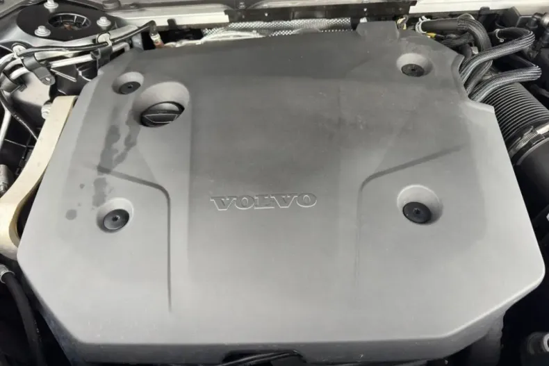 Volvo XC90 din 2024 cu 24.380 km - oferta VOL120186 - foto 14