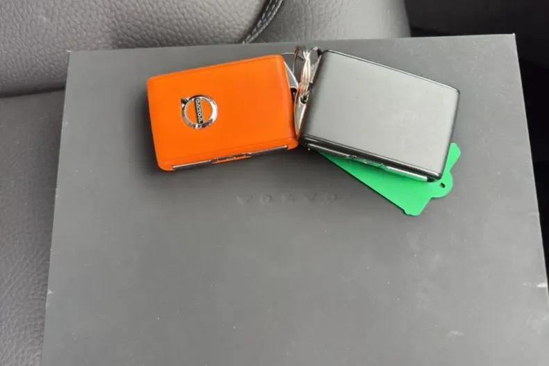 Volvo XC90 din 2024 cu 24.380 km - oferta VOL120186 - foto 15