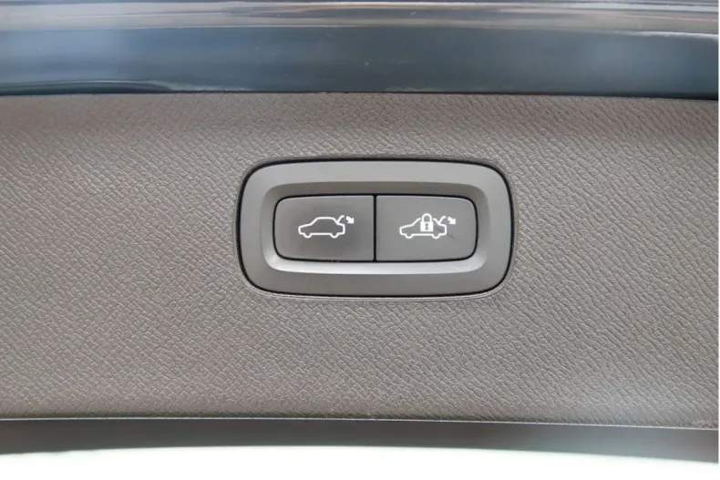 Volvo XC90 din 2022 cu 30.199 km - oferta VOL120188 - foto 6