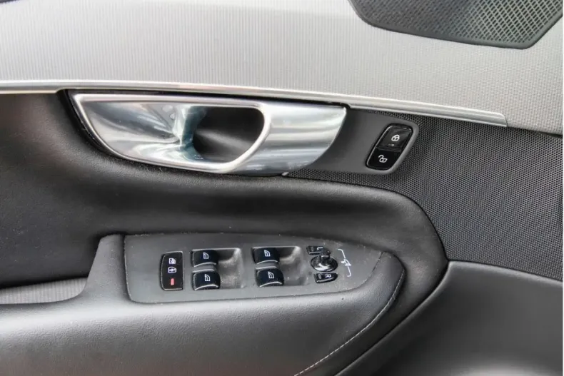 Volvo XC90 din 2022 cu 30.199 km - oferta VOL120188 - foto 23