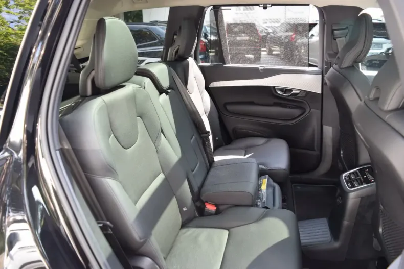 Volvo XC90 din 2024 cu 19.559 km - oferta VOL120189 - foto 12