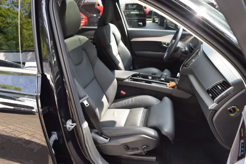 Volvo XC90 din 2024 cu 19.559 km - oferta VOL120189 - foto 13