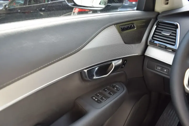 Volvo XC90 din 2024 cu 19.559 km - oferta VOL120189 - foto 16