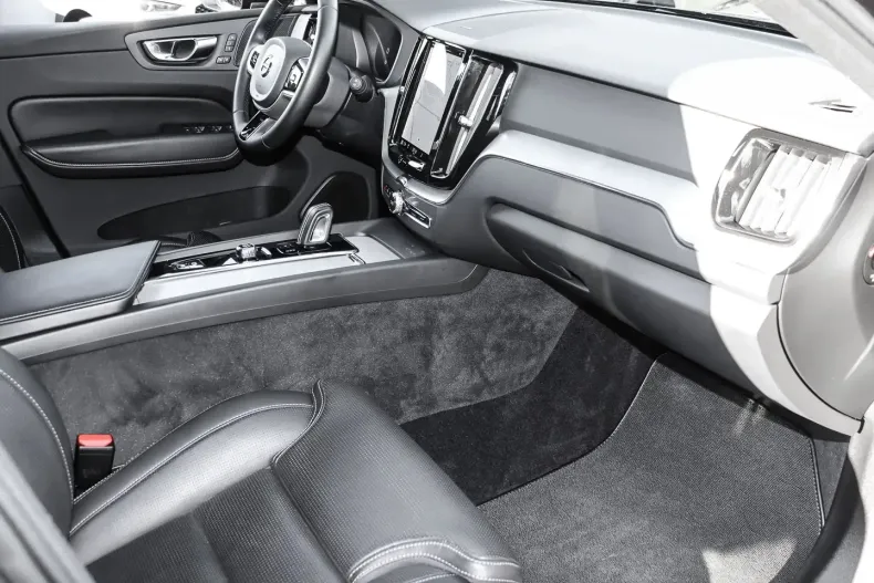 Volvo XC60 din 2021 cu 94.095 km - oferta VOL120202 - foto 4